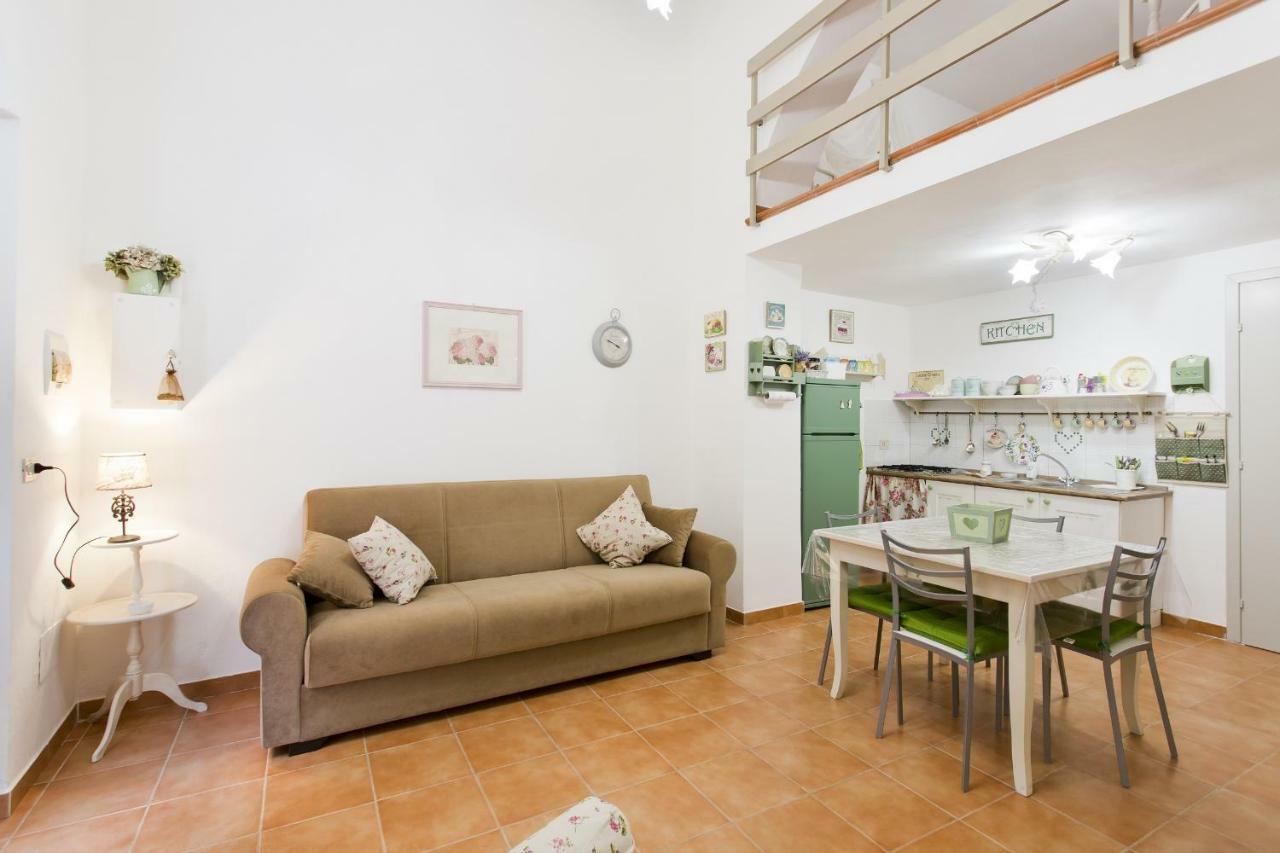 Little House Inside Capo'S Market Apartment Palermo Bagian luar foto