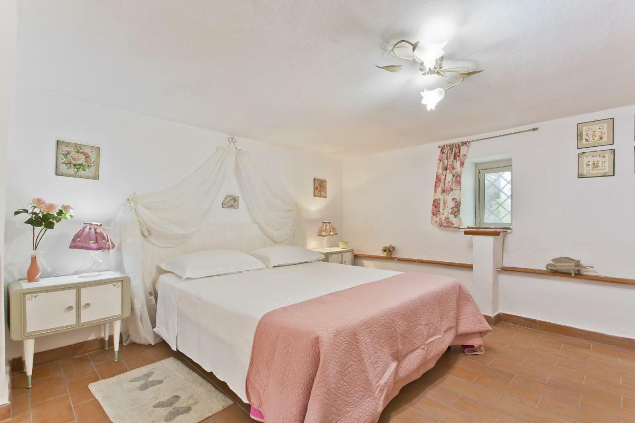Little House Inside Capo'S Market Apartment Palermo Bagian luar foto