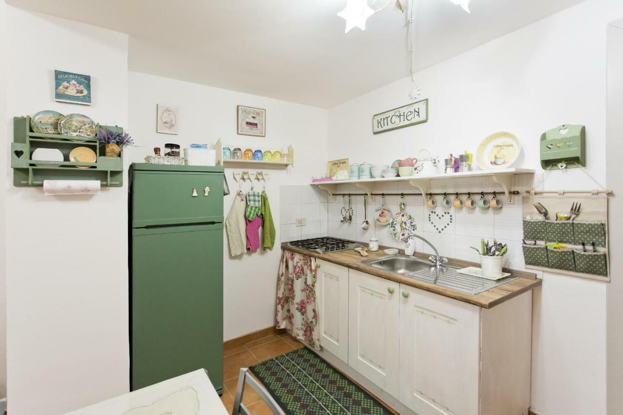 Little House Inside Capo'S Market Apartment Palermo Bagian luar foto